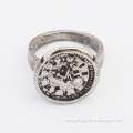 Personality alloy metal table clock ring